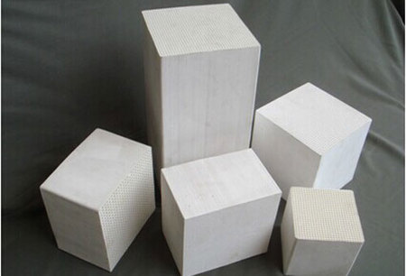 ?哪些因素会对SCR脱硝催化剂的效率产生影响呢？